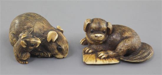 Two Japanese ivory netsuke, 19th century, 4.7cm, both slight damage